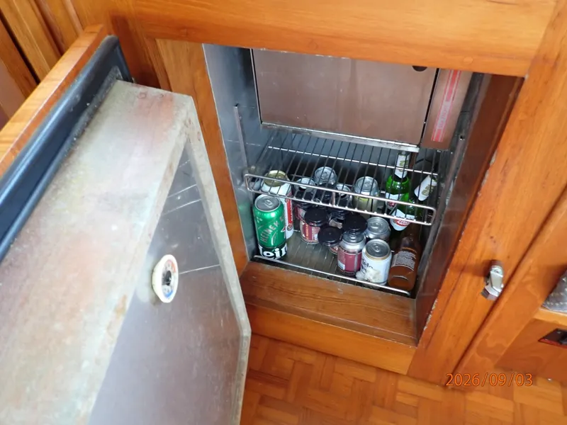 Slide: The Image of 42' Grand Banks galley refrigeration2 - 7602241