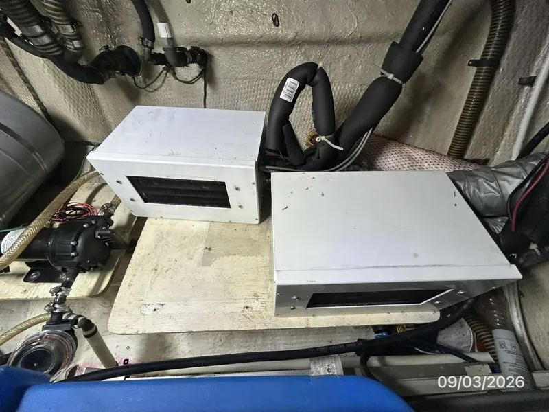 Slide: The Image of 42' Grand Banks refrigeration system - 7602297