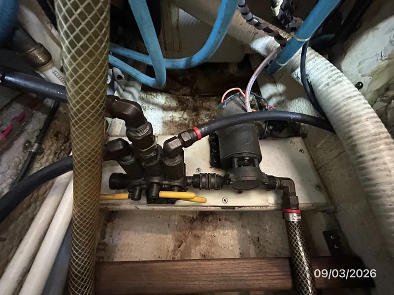 Slide: The Image of 42' Grand Banks oil change system - 7602289