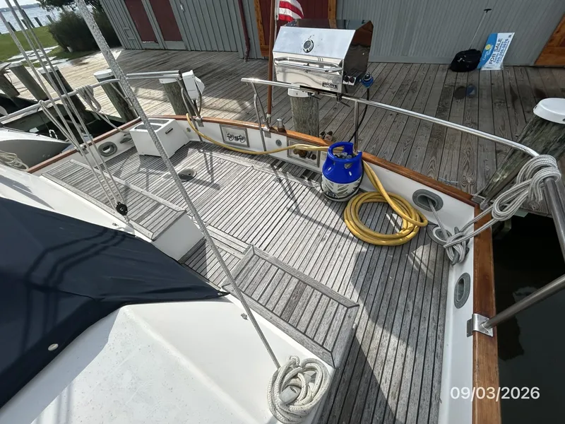 Slide: The Image of 42' Grand Banks aftdeck1 - 7602176