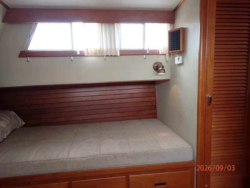 Slide: The Image of 42' Grand Banks master stateroom port - 7602590