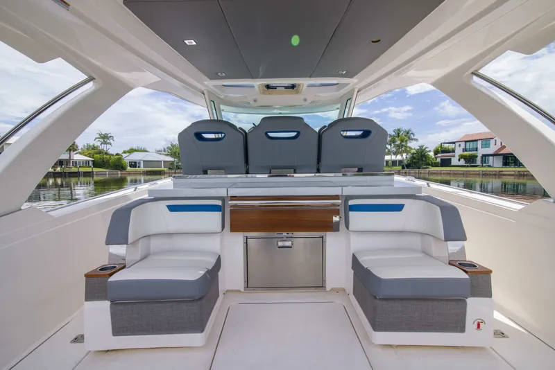 Slide: The Image of Tiara Yachts 38LS - One One 2019 Tiara Yachts 38LS - One One - 7602550