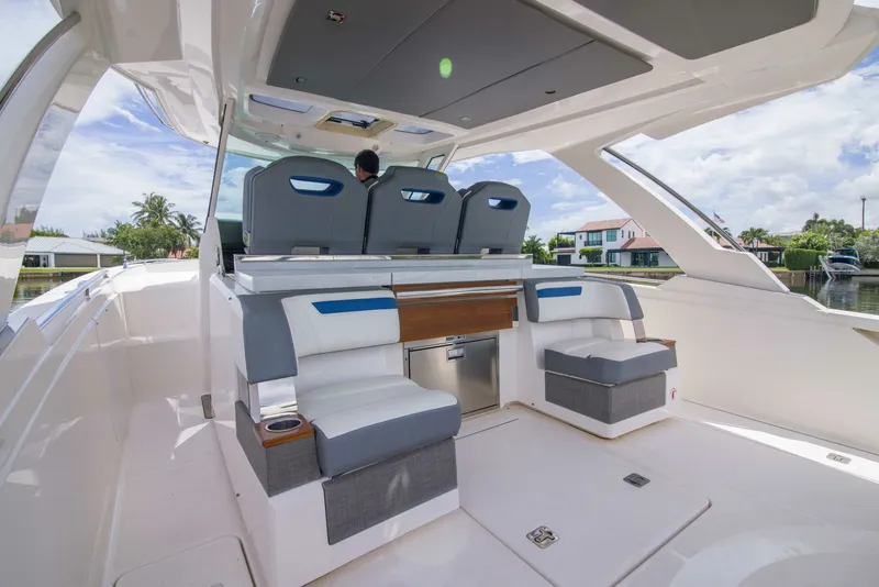 Slide: The Image of Tiara Yachts 38LS - One One 2019 Tiara Yachts 38LS - One One - 7602551