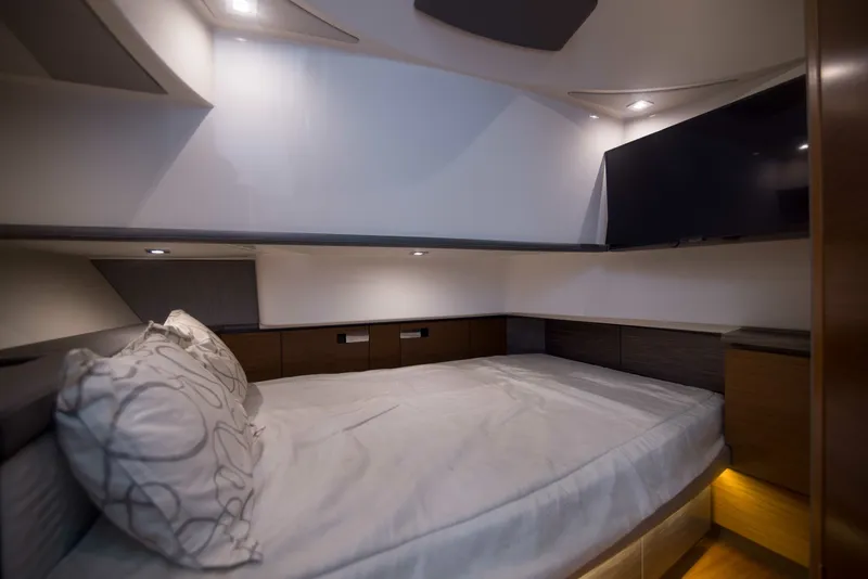 Slide: The Image of Tiara Yachts 38LS - One One 2019 Tiara Yachts 38LS - One One - 7602577