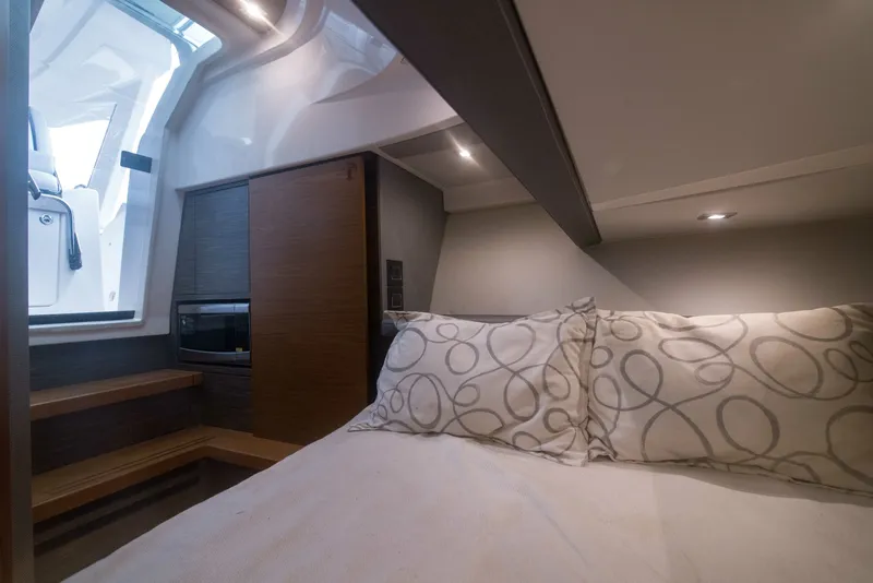 Slide: The Image of Tiara Yachts 38LS - One One 2019 Tiara Yachts 38LS - One One - 7602581