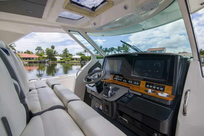 Slide: The Image of Tiara Yachts 38LS - One One 2019 Tiara Yachts 38LS - One One - 7602556