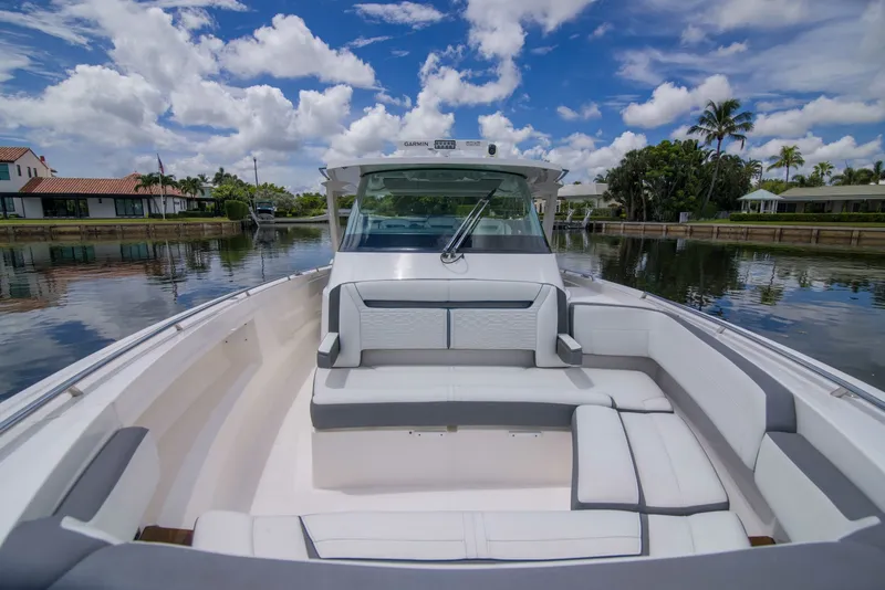 Slide: The Image of Tiara Yachts 38LS - One One 2019 Tiara Yachts 38LS - One One - 7602539