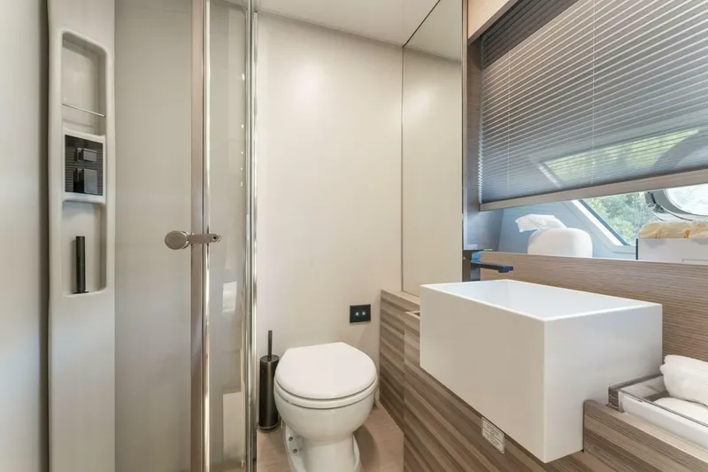 Slide: The Image of Ferretti 670 Motoryacht 2020 - 7602421