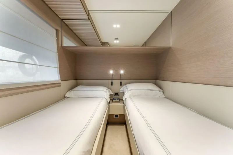 Slide: The Image of Ferretti 670 Motoryacht 2020 - 7602422