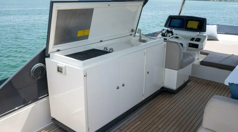 Slide: The Image of Ferretti 670 Motoryacht 2020 - 7602369