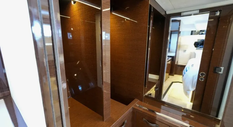Slide: The Image of Prestige 590 2023 - 7820289