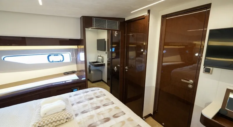 Slide: The Image of Prestige 590 2023 - 7820309