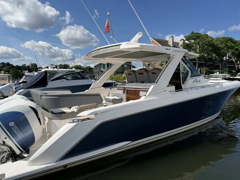 The Image of Tiara 38 2019 - 7602634