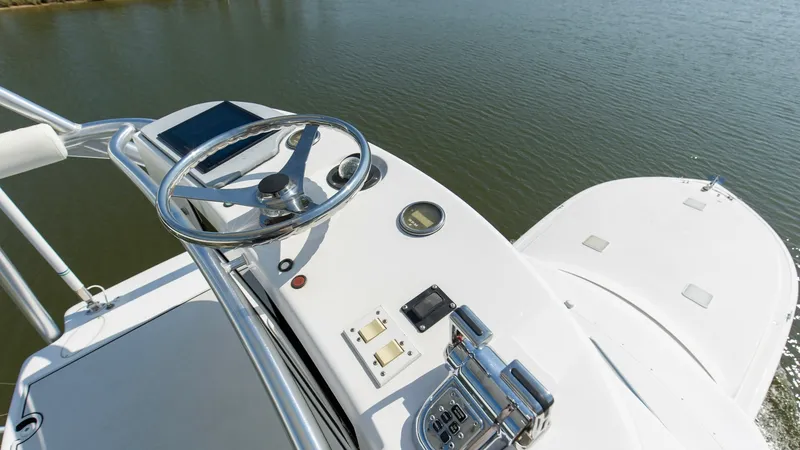 Slide: The Image of 2005 61 Viking Enclosed Bridge Kelkat Bridge Deck (6) - 7603928
