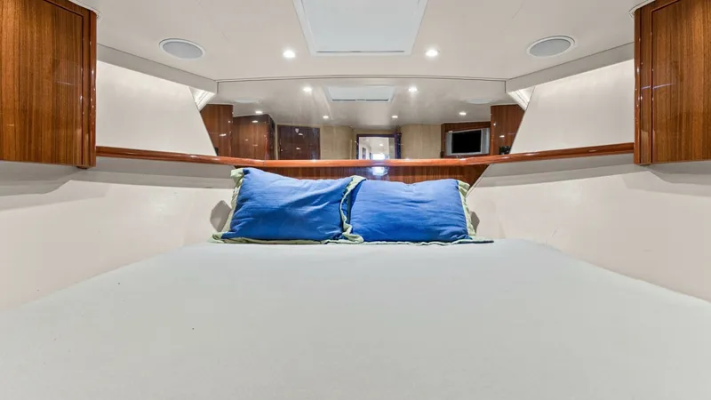 Slide: The Image of 2005 61 Viking Enclosed Bridge Kelkat VIP Stateroom (1) - 7603914