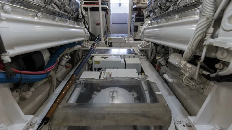 Slide: The Image of 2005 61 Viking Enclosed Bridge Kelkat Engine Room (9) - 7603961
