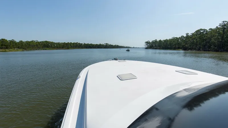 Slide: The Image of 2005 61 Viking Enclosed Bridge Kelkat Forward Bow (5) - 7603951