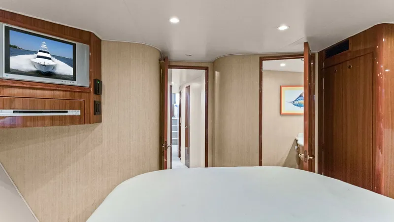 Slide: The Image of 2005 61 Viking Enclosed Bridge Kelkat VIP Stateroom (2) - 7603915