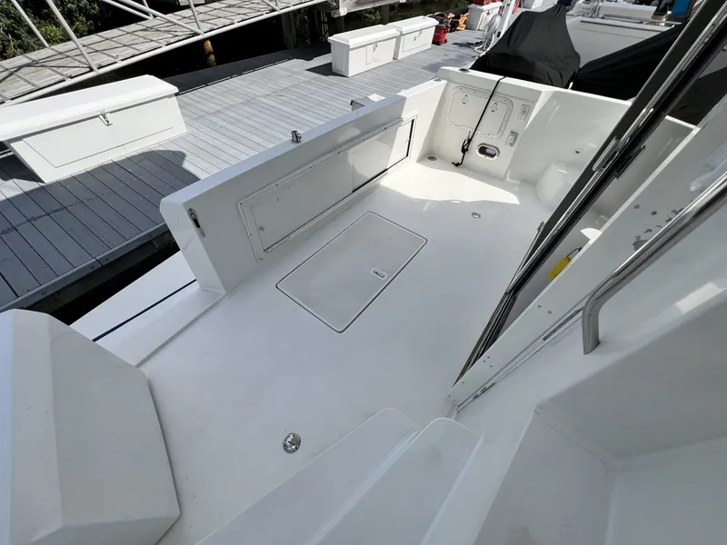 Slide: The Image of Navigator 4400 2004 - 7661395