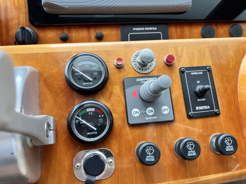 Slide: The Image of Navigator 4400 2004 - 7661361