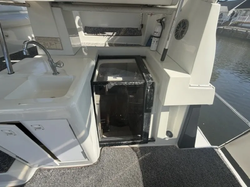 Slide: The Image of Salon access door - 7643828