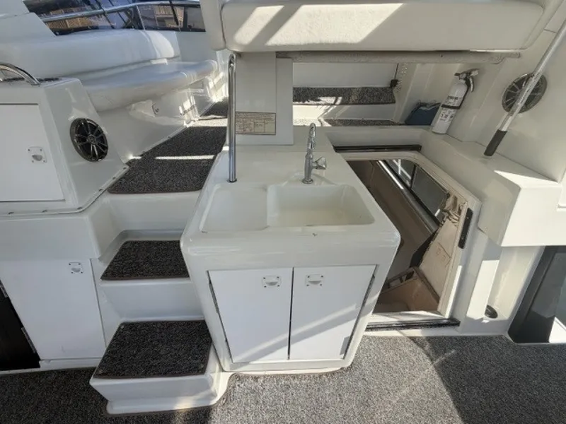 Slide: The Image of Sundeck wet bar - 7643803
