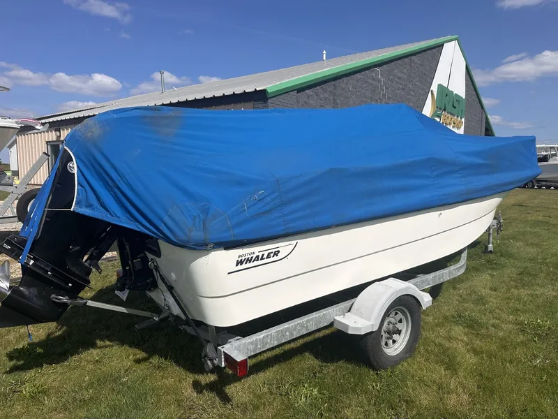 Slide: The Image of Boston Whaler 170 Montauk 2015 - 7643772