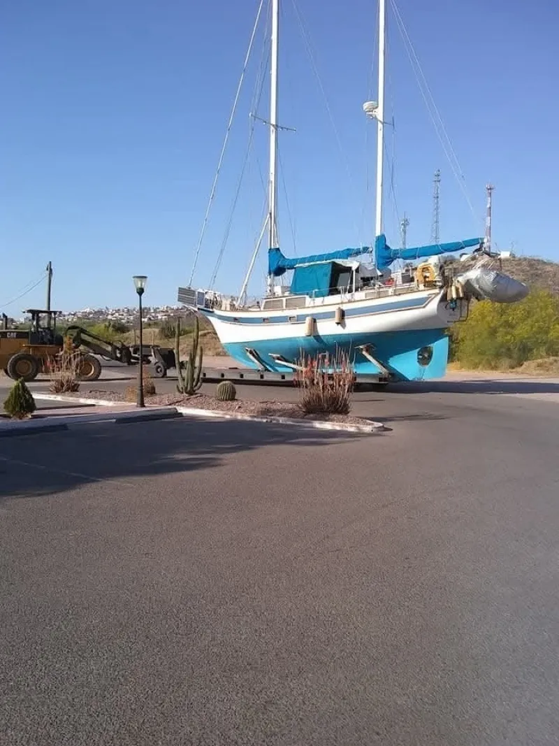 Slide: The Image of Islander 47 1976 - 8172802