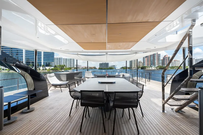Slide: The Image of Azimut Grande 36 Metri EVO 2026 - 7644183