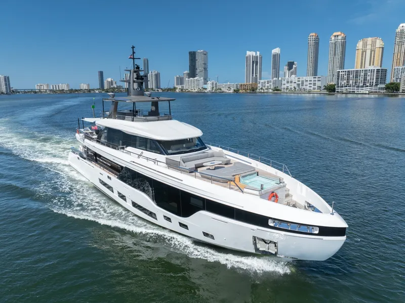 Slide: The Image of Azimut Grande 36 Metri EVO 2026 - 7644129