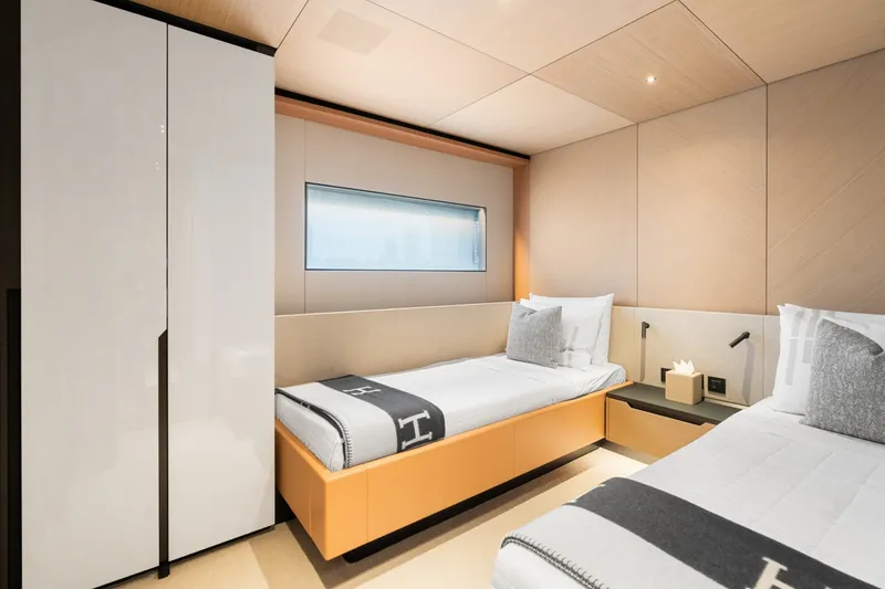 Slide: The Image of Azimut Grande 36 Metri EVO 2026 - 7644275