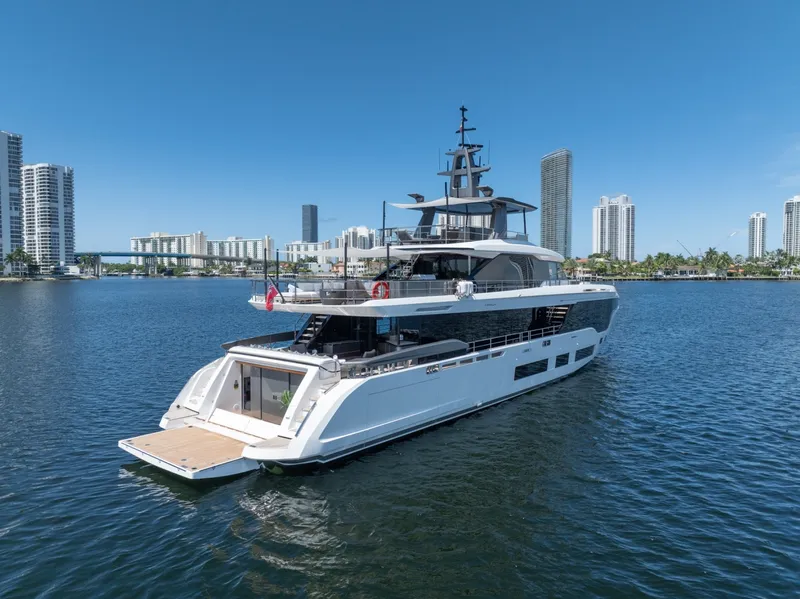 Slide: The Image of Azimut Grande 36 Metri EVO 2026 - 7644120