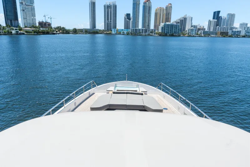 Slide: The Image of Azimut Grande 36 Metri EVO 2026 - 7644201