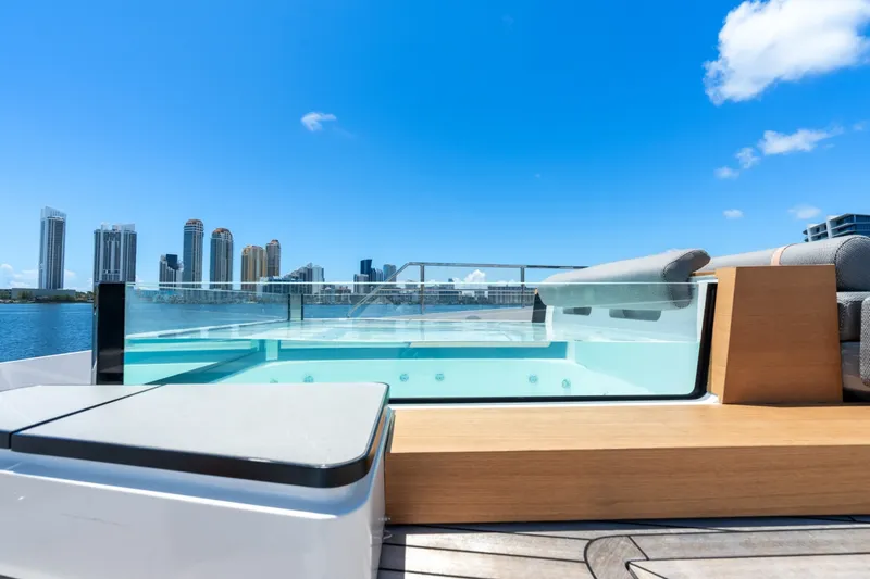 Slide: The Image of Azimut Grande 36 Metri EVO 2026 - 7644162