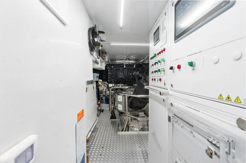 Slide: The Image of Azimut Grande 36 Metri EVO 2026 - 7644288