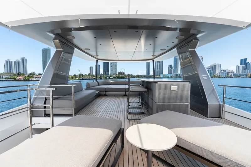 Slide: The Image of Azimut Grande 36 Metri EVO 2026 - 7644195
