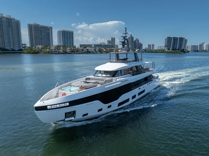 Slide: The Image of Azimut Grande 36 Metri EVO 2026 - 7644128
