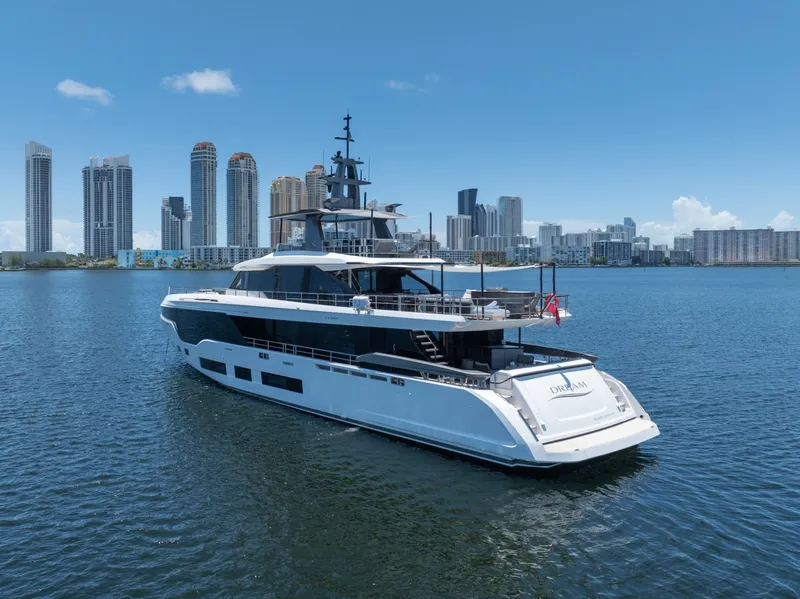 Slide: The Image of Azimut Grande 36 Metri EVO 2026 - 7644113