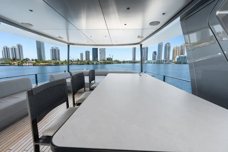 Slide: The Image of Azimut Grande 36 Metri EVO 2026 - 7644200
