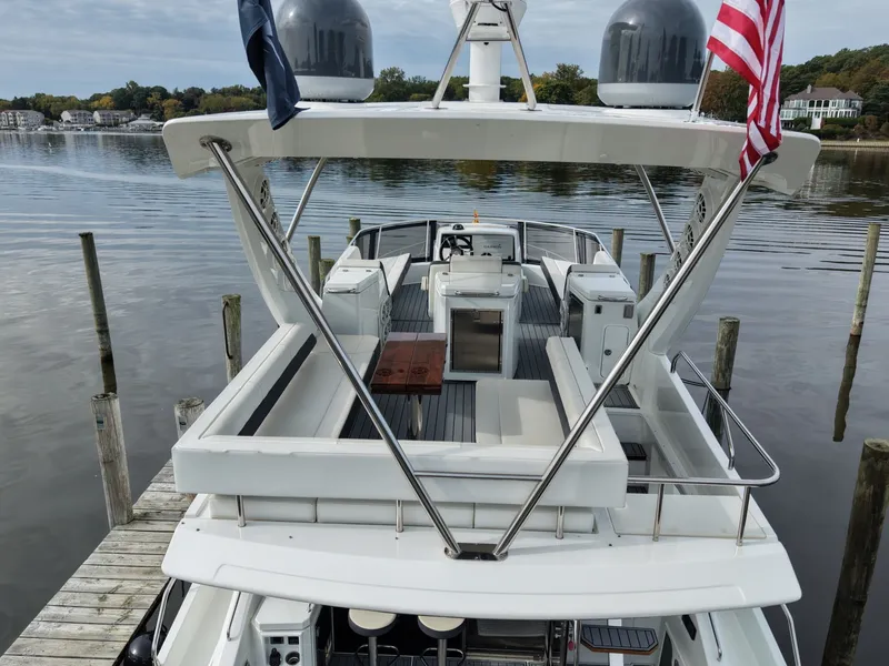 Slide: The Image of Cruisers Yachts 60 FLY 2019 - 8138888