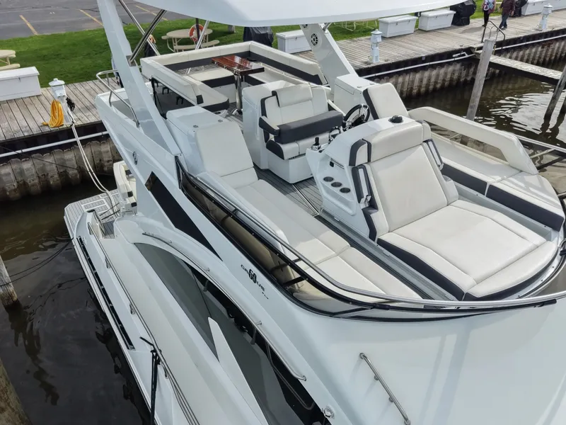Slide: The Image of Cruisers Yachts 60 FLY 2019 - 8138889