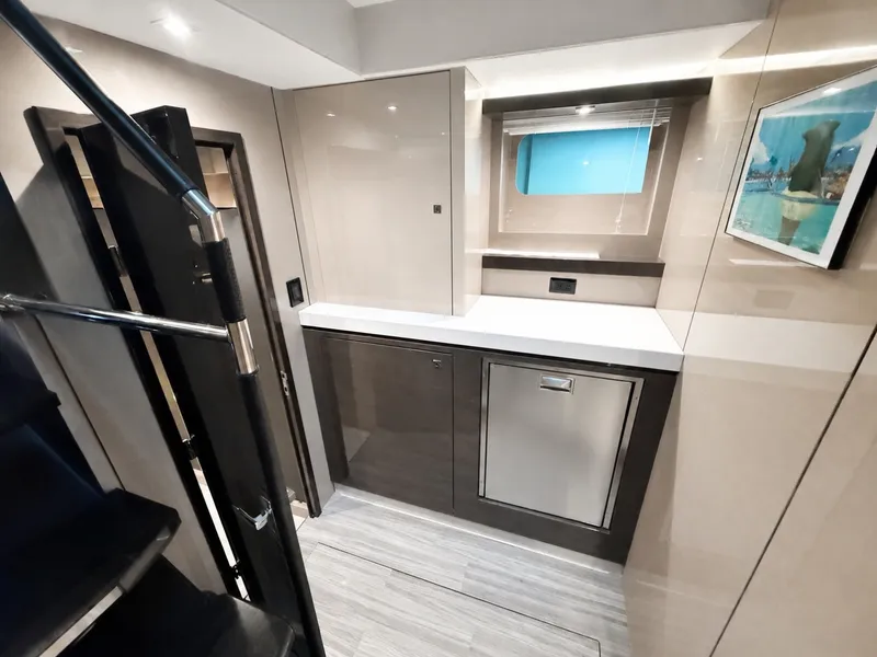 Slide: The Image of Cruisers Yachts 60 FLY 2019 - 7645089