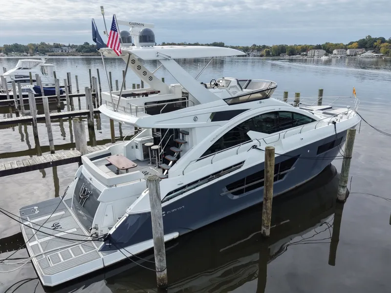 Slide: The Image of Cruisers Yachts 60 FLY 2019 - 8138882