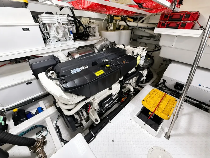 Slide: The Image of Cruisers Yachts 60 FLY 2019 - 7645146