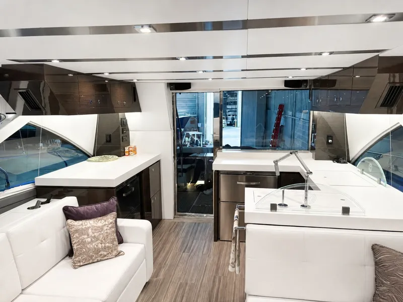 Slide: The Image of Cruisers Yachts 60 FLY 2019 - 7645107