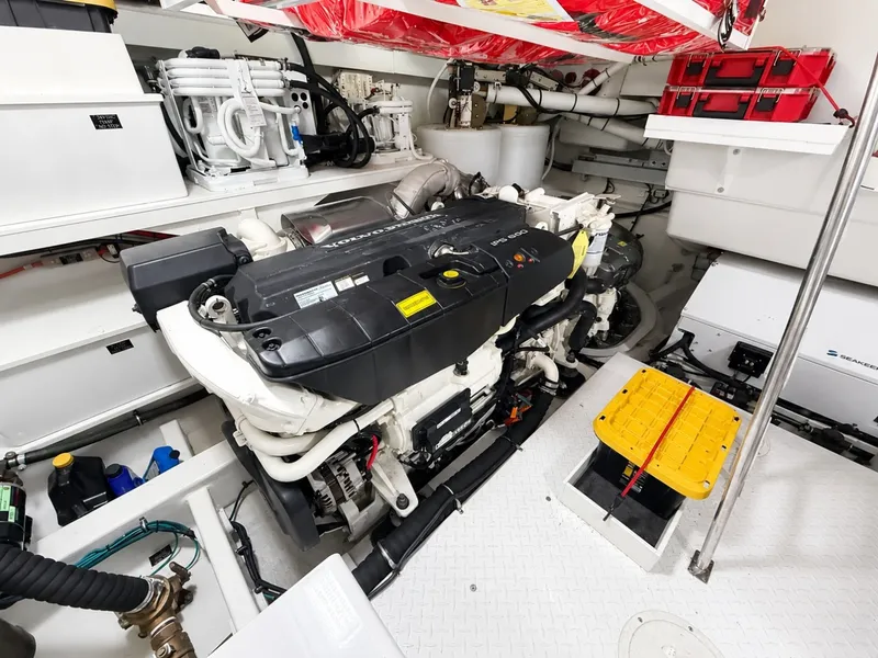Slide: The Image of Cruisers Yachts 60 FLY 2019 - 7645134
