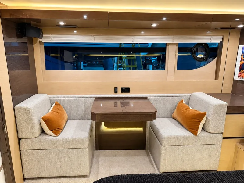 Slide: The Image of Cruisers Yachts 60 FLY 2019 - 7645117