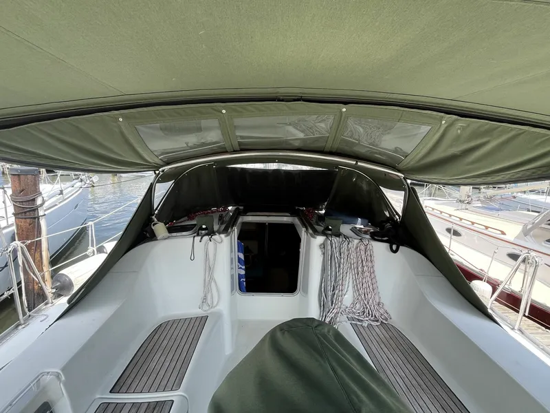 Slide: The Image of Beneteau Oceanis 393 2006 - 7645900