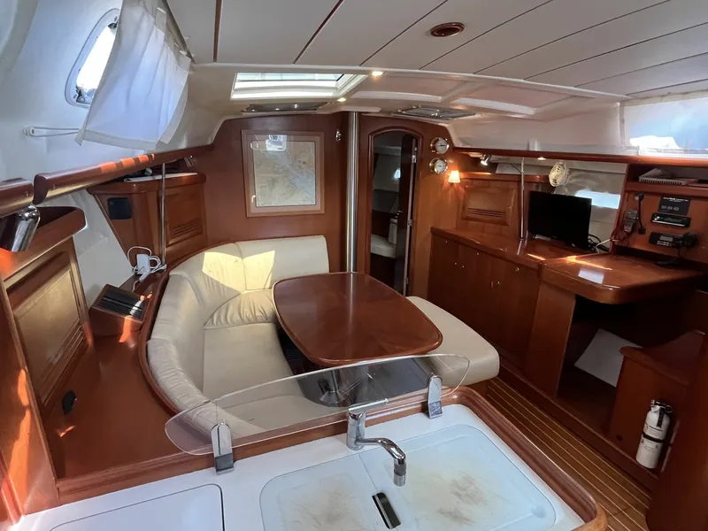 Slide: The Image of Beneteau Oceanis 393 2006 - 7645939