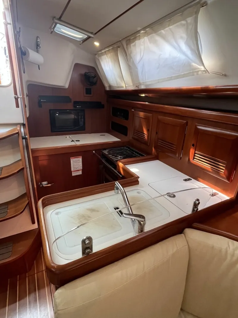 Slide: The Image of Beneteau Oceanis 393 2006 - 7645932